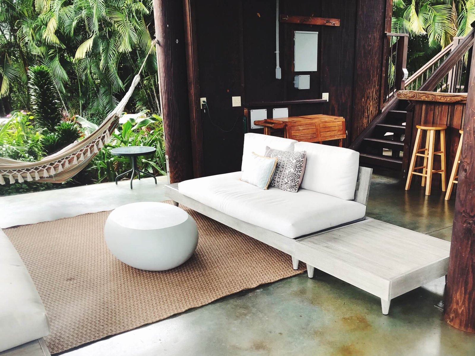 outdoor seating area with hammock 2023 11 27 05 09 37 utc